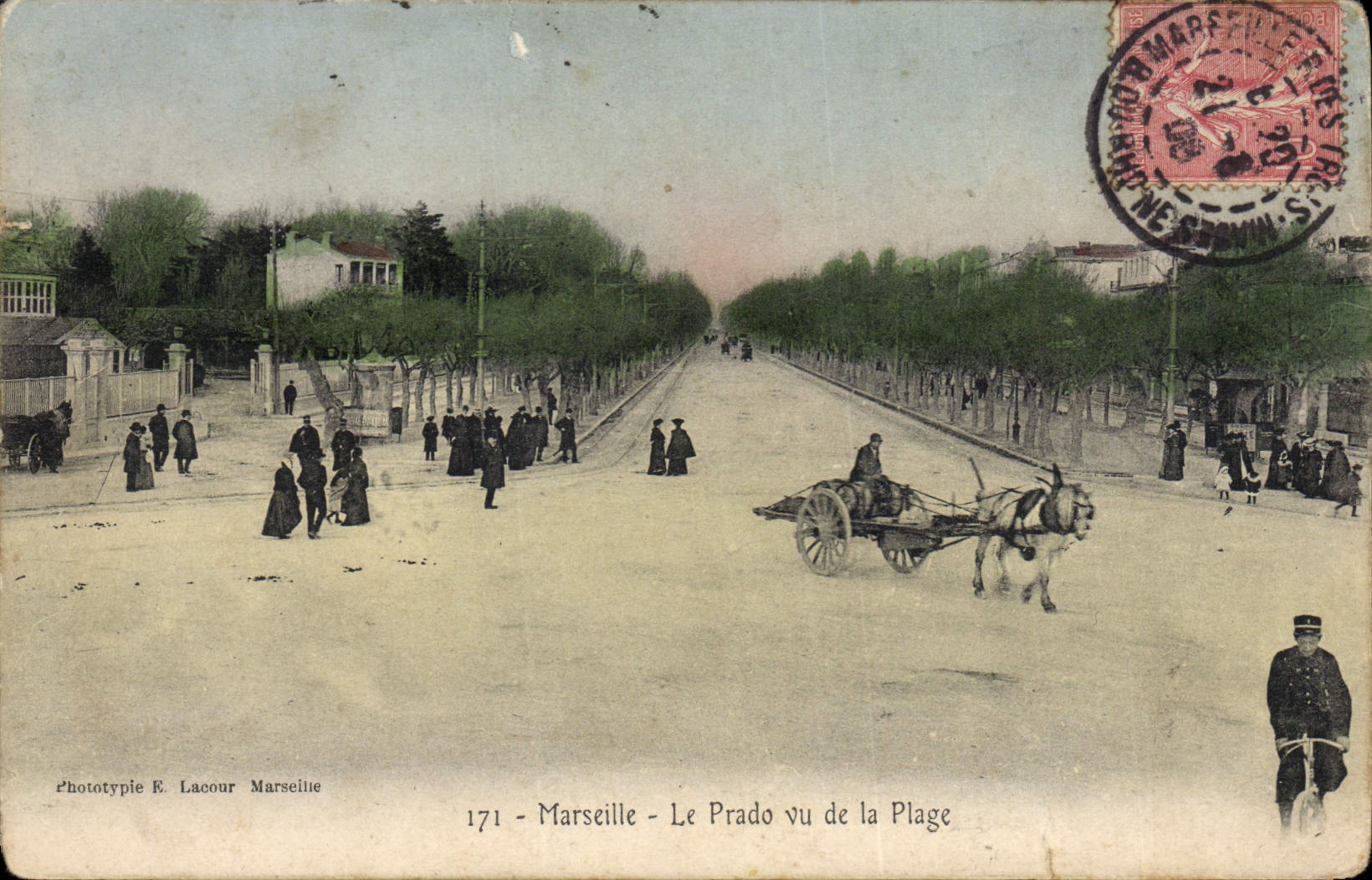 CPA Marseille Le Prado vu de la Plage