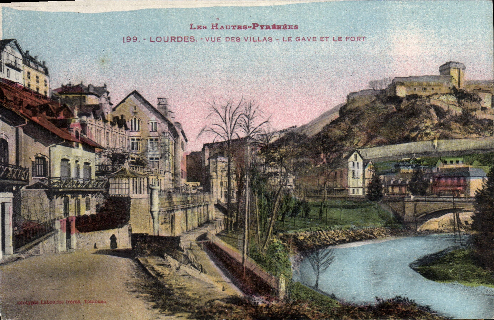 CPA Lourdes Vue Des Villas Le Gave et le Fort