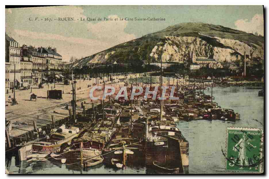 CPA Rouen Le Quai de Paris et la Cote Sainte Catherine Bateaux