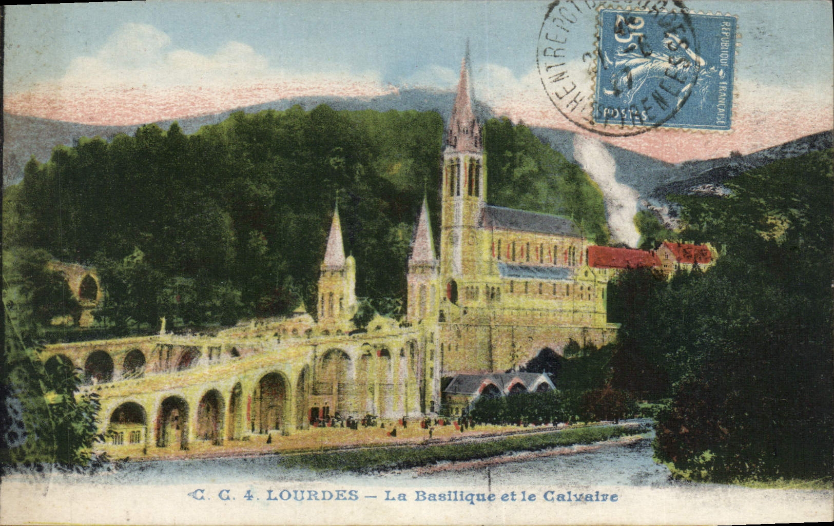 CPA Lourdes La Basilique et le Calvaire