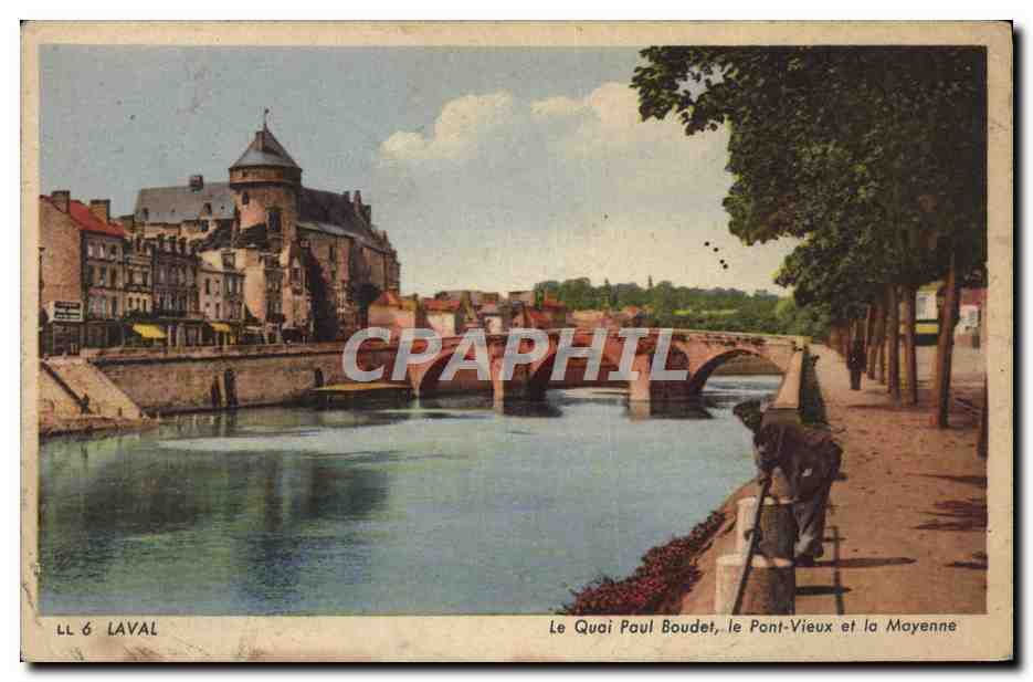 CPA Laval Quai paul Boudet le Pont Vieux et la Mayenne