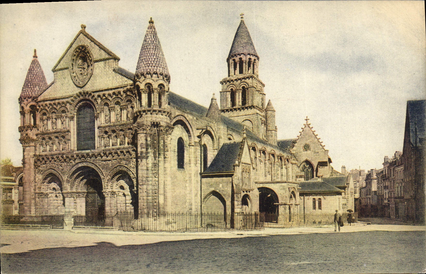 CPA Poitiers Eglise Notre Dame la Grande