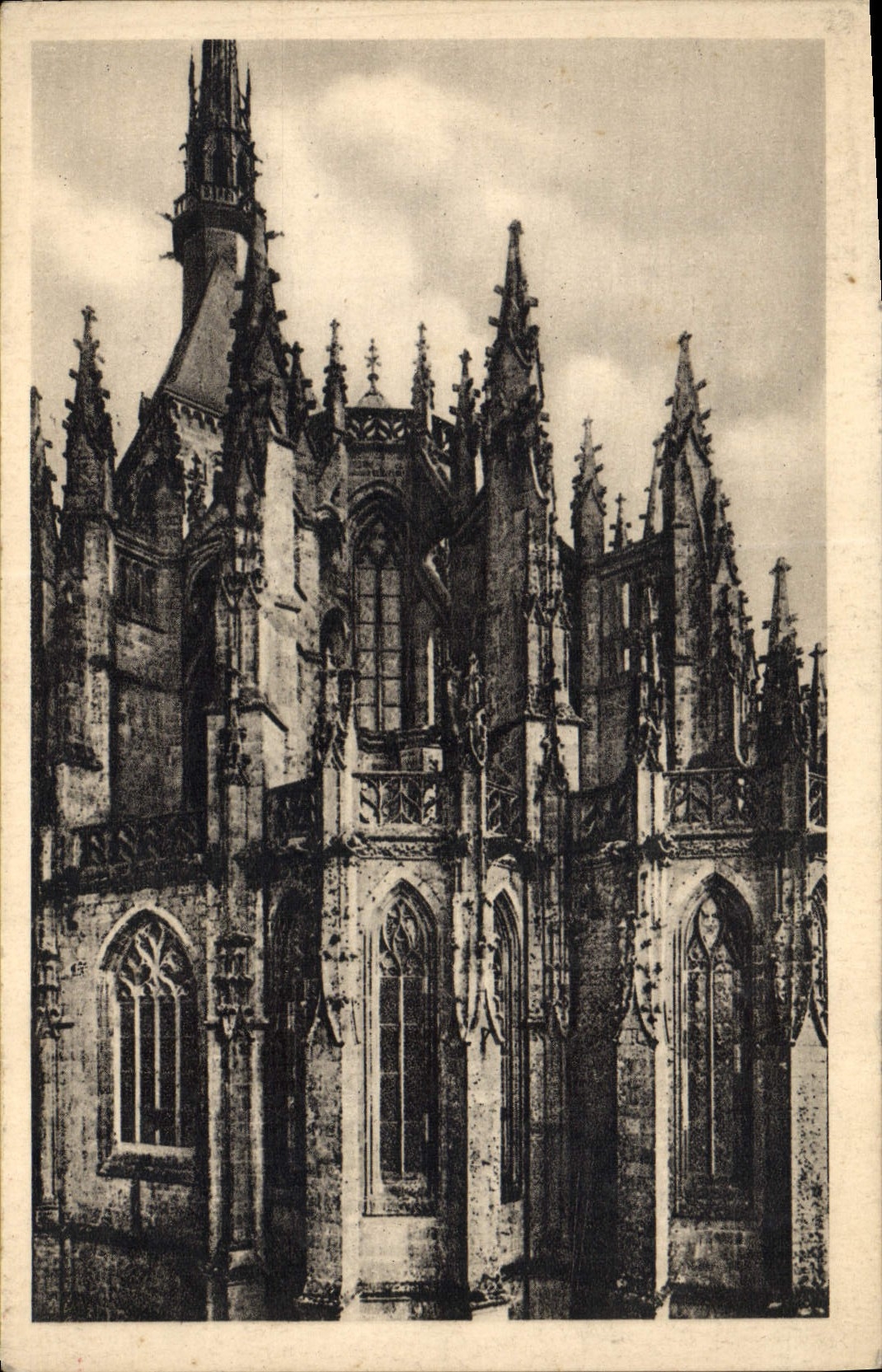 Abbaye du Mont-Saint-Michel — vue de la façade gothique — éditeur Serv. Commercial Alexandre-III