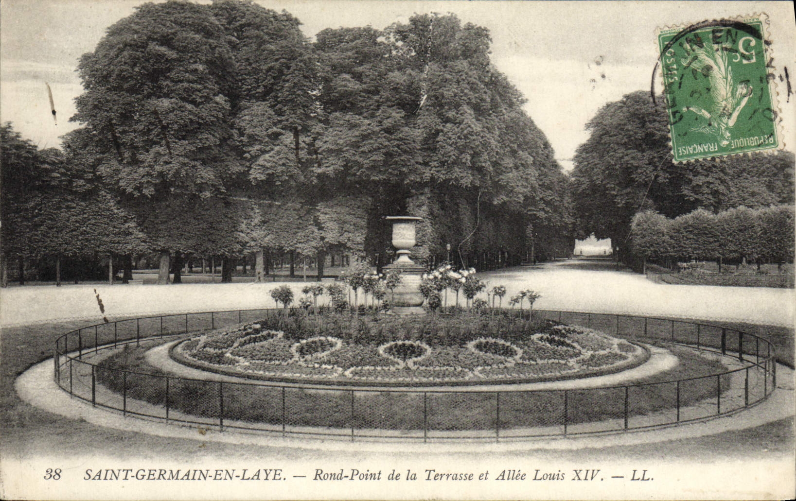 CPA Saint Germain Laye Rond Point de la Terrasse et Allee Louis XIV