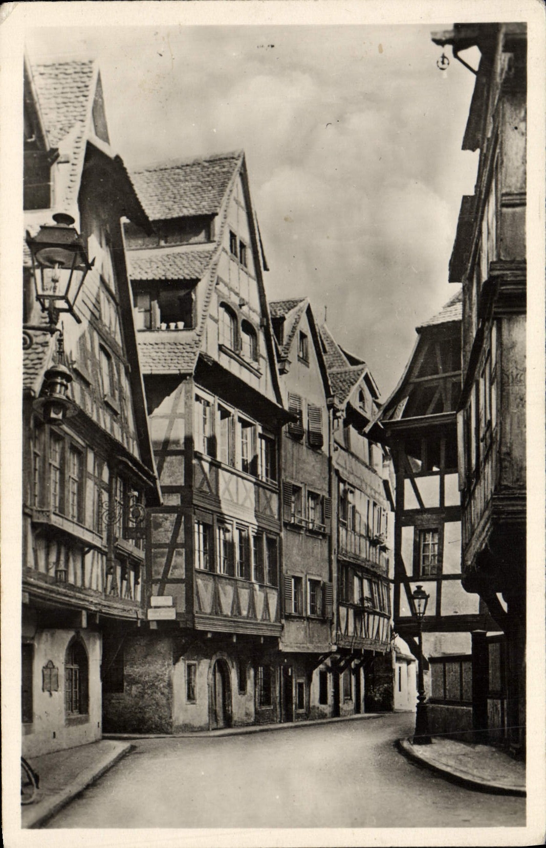 CPA Strasbourg Un Coin de la Petite France