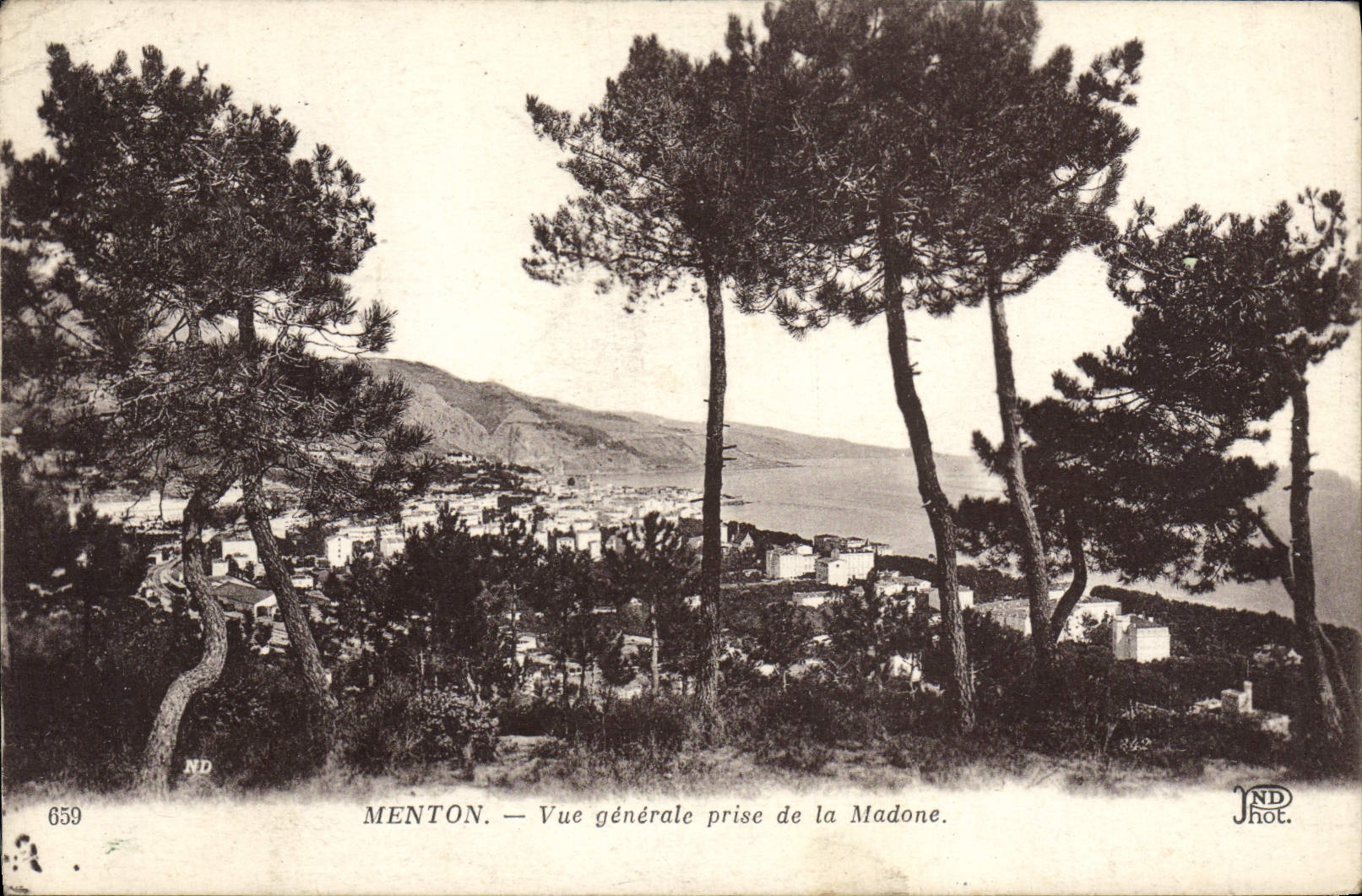 CPA Menton Vue Generale Prise de la Madone