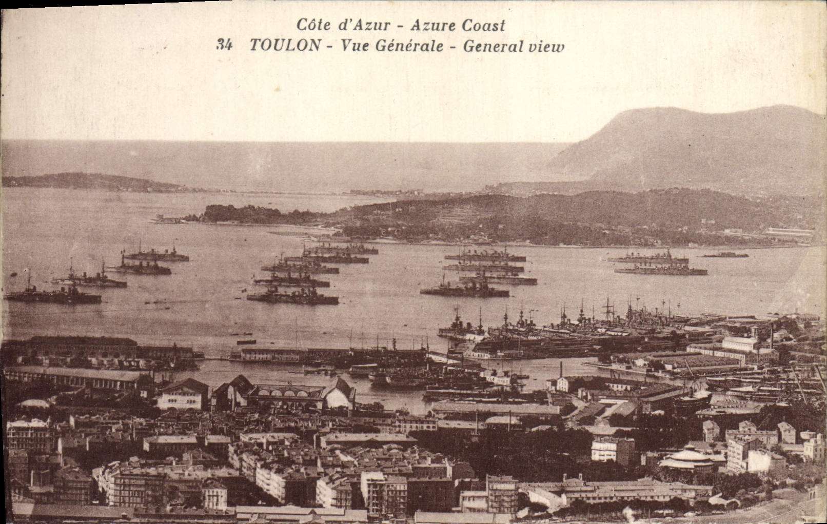 CPA Toulon Vue Generale Bateaux