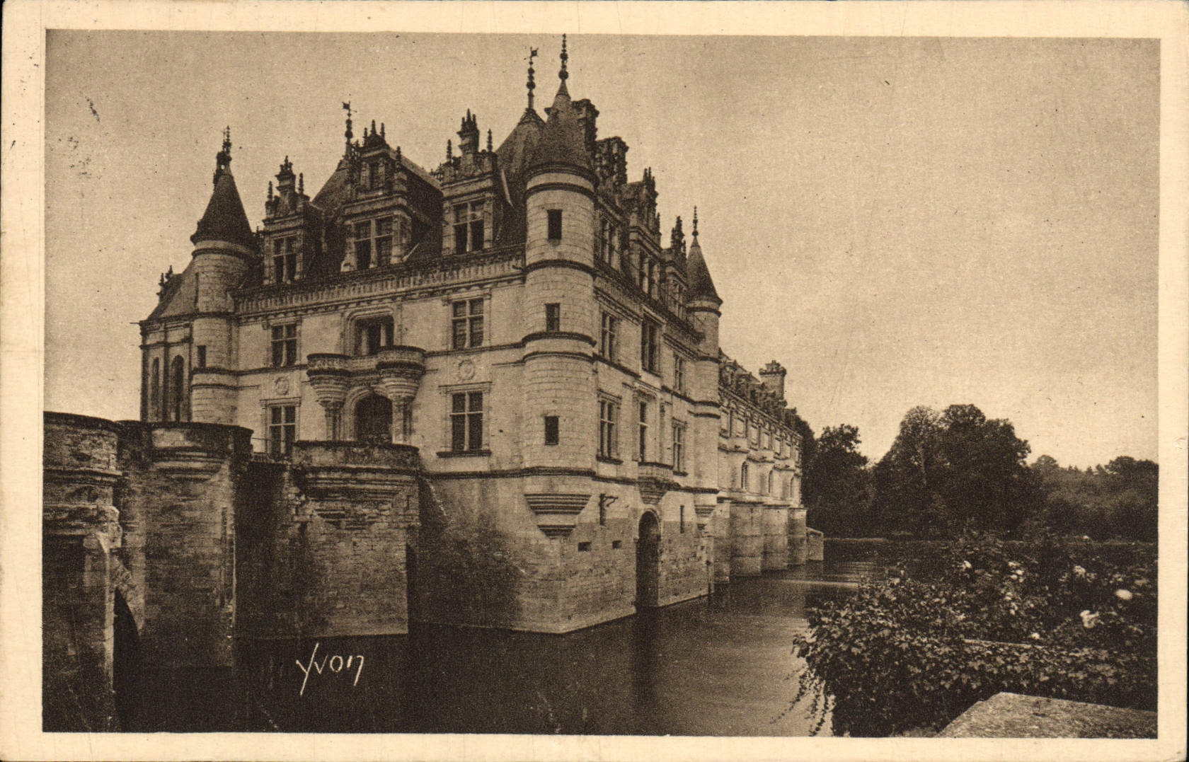CPA Chateau de Chenonceaux Vue generale