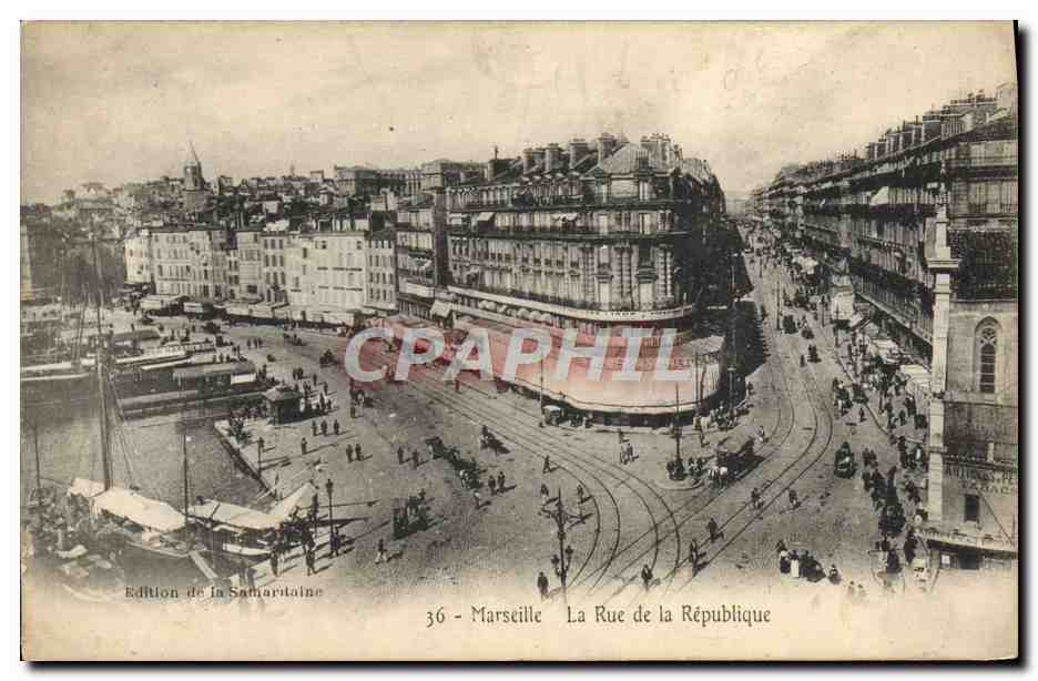CPA Marseille La rue de la Republique Bateaux