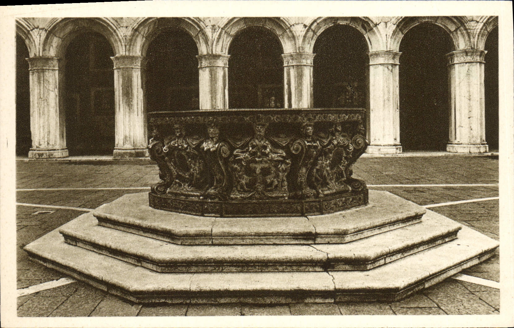 CPA Venezia Palazzo Ducale Cortile e pozzo