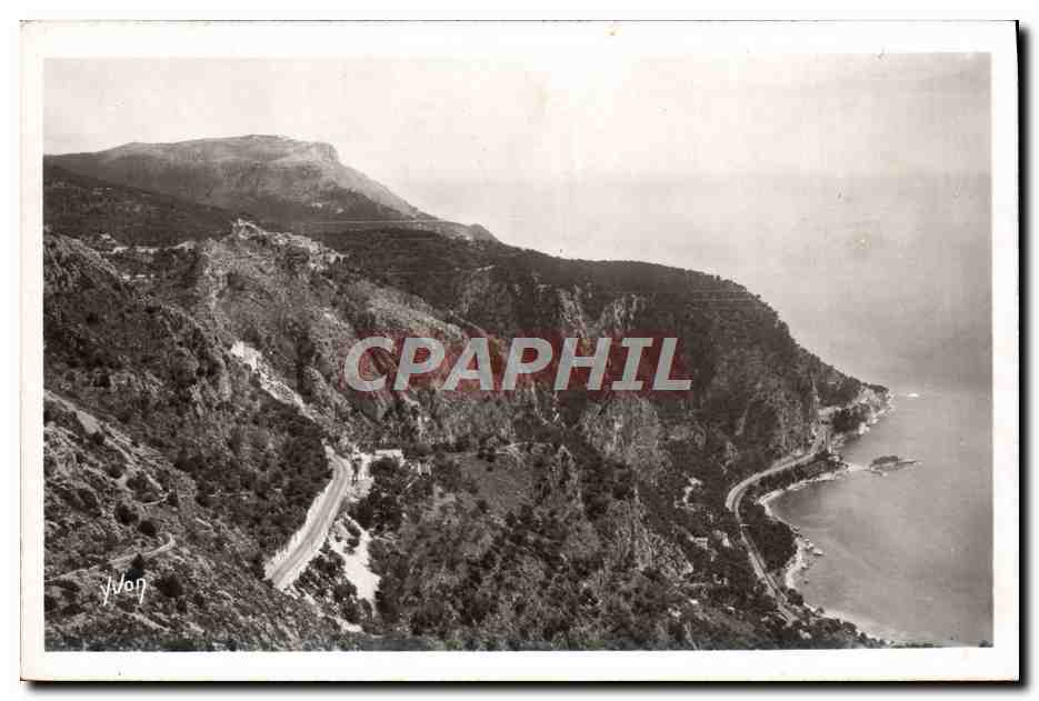CPM Grande corniche Aspect de la cote vers le village d'Eze