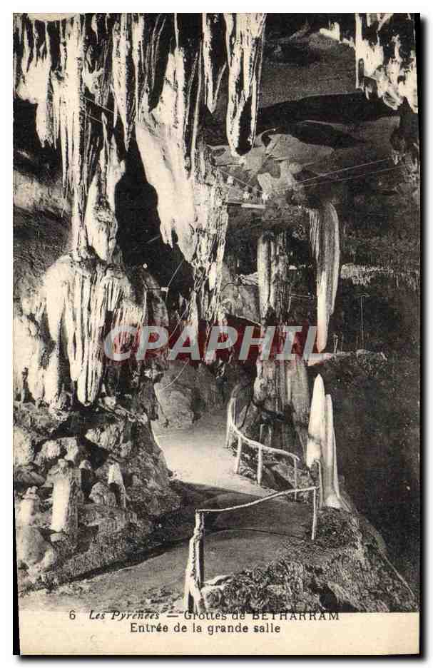 CPA Les Pyrenees Grottes De Betharram Entree de la grande salle