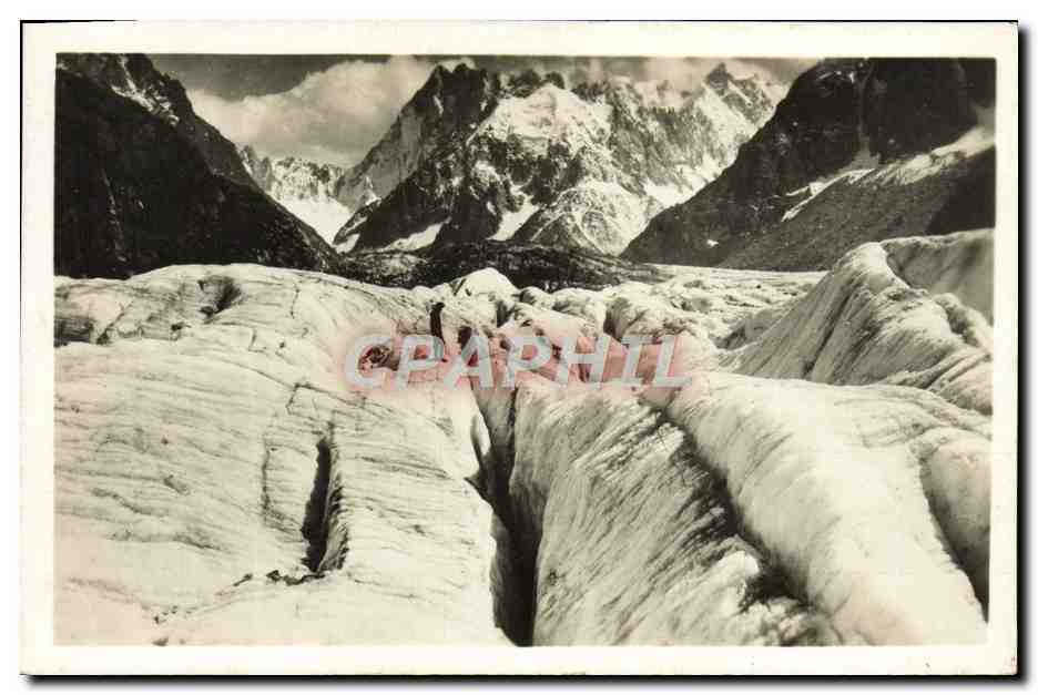 CPA Chamonix Mont Blanc Mer de glace Une crevasse