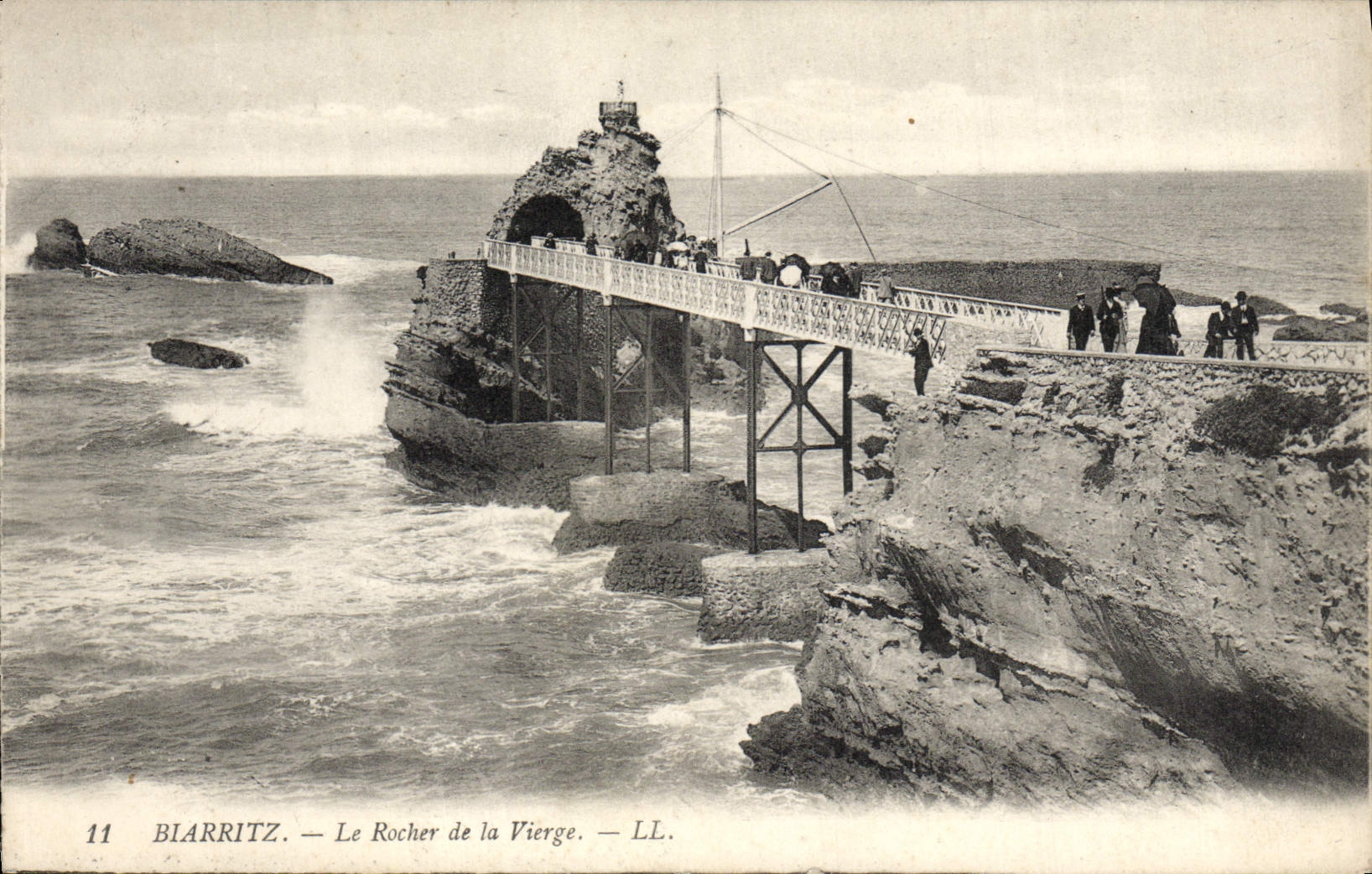 CPA Biarritz Le Rocher de la Vierge 