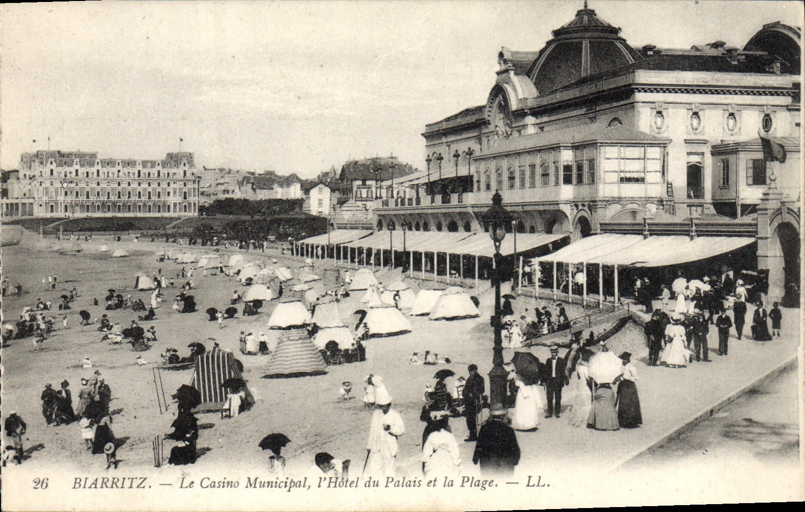 CPA Biarritz Le Casino Municipal l'Hotel du Palais et la Plage 
