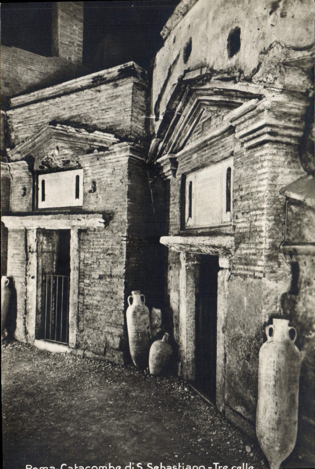 CPA Roma Catacombe di S Sebastiano Tre Cell