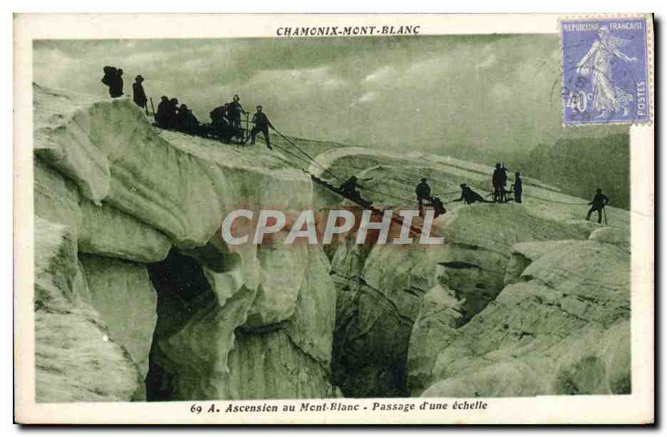 CPA Chamonix Mont Blanc Ascension du Mont Blanc Passage d'une echelle Alpinisme