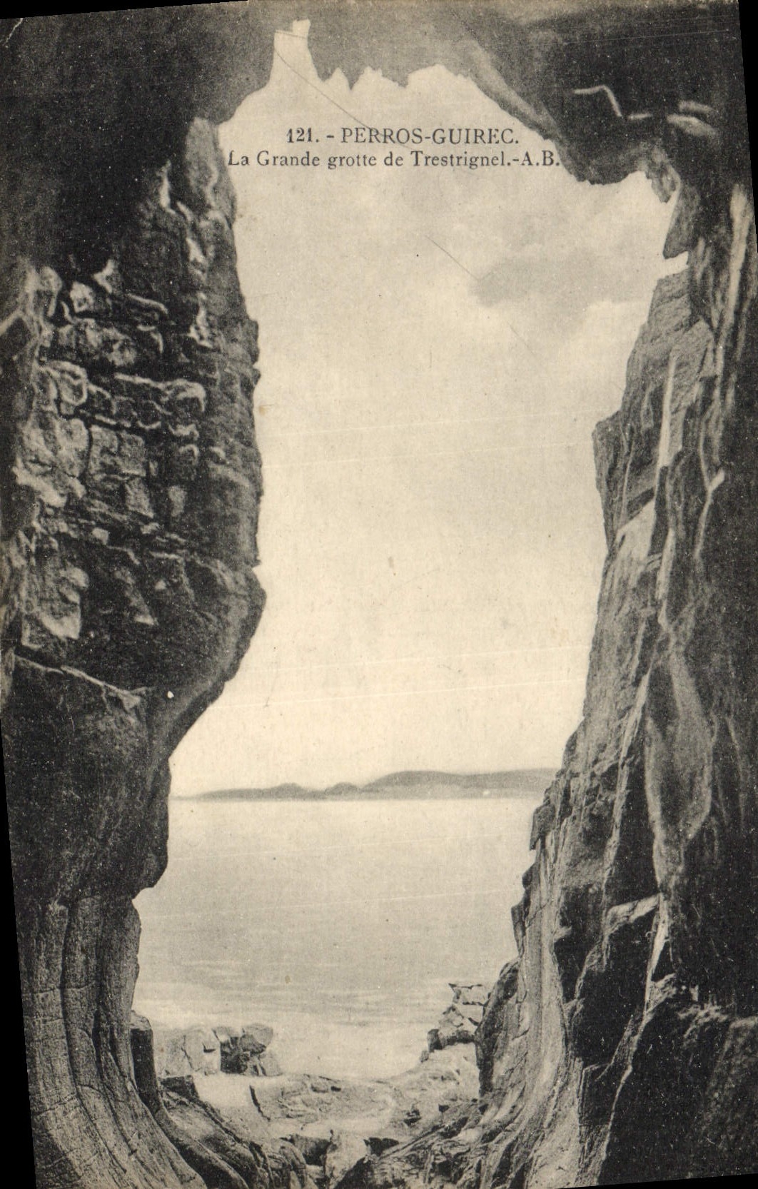 La Grande grotte de Trestignel — Perros-Guirec — A.B. n°121