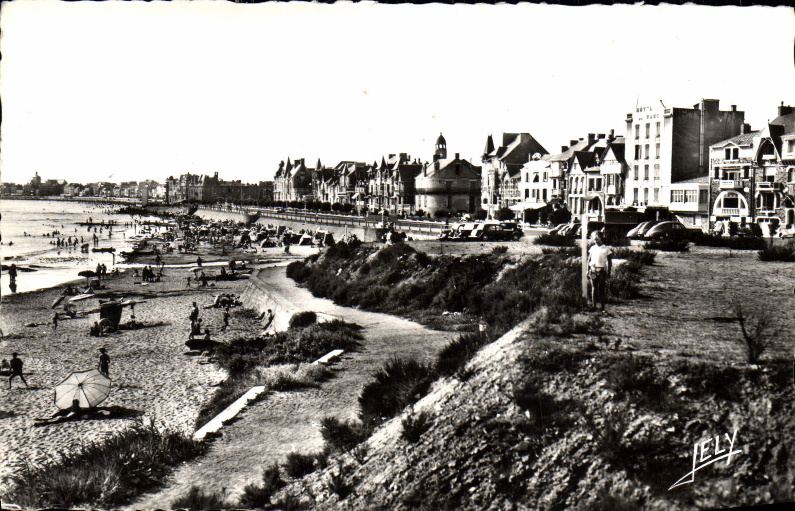 La Plage et le Remblai à La Faute-sur-Mer — vue de la Corniche — JELY