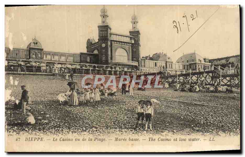 CPA Dieppe Le Casino vu de la Plage Maree basse