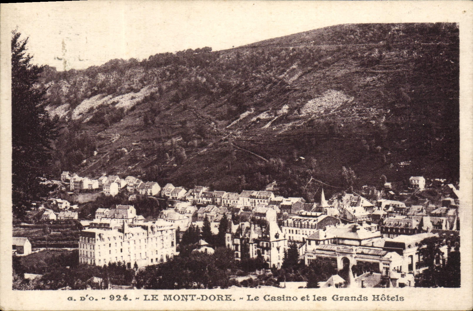 CPA Le Mont Dore Le Casino et les Grands Hotels 