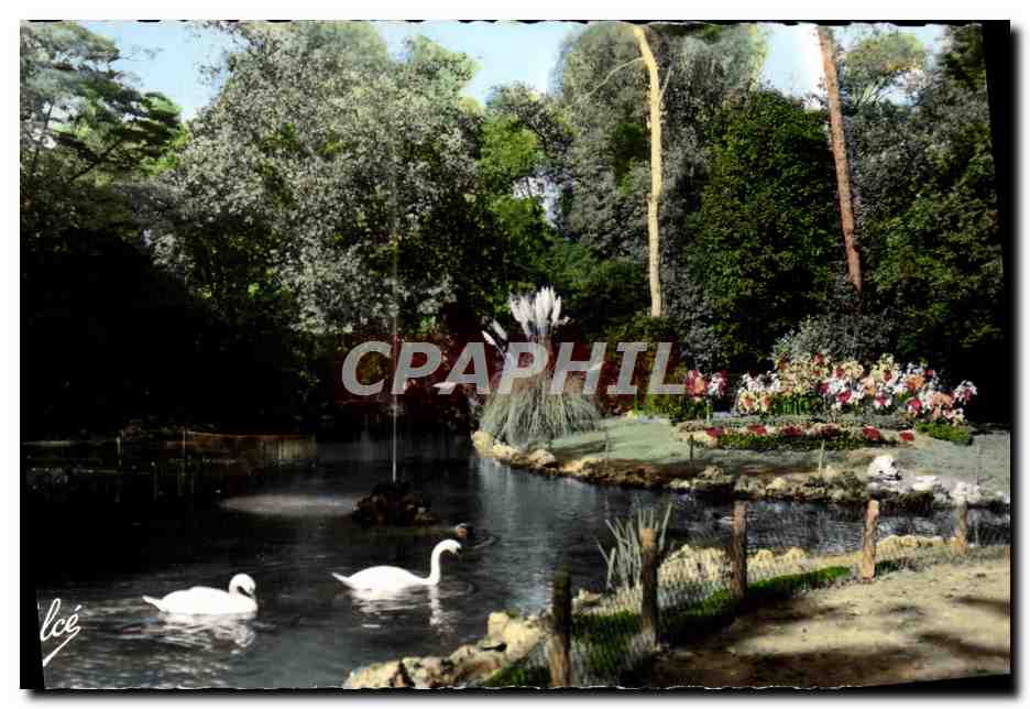 La Rivière dans les Parcs de La Rochelle — Édition Véritable Photo Bromure