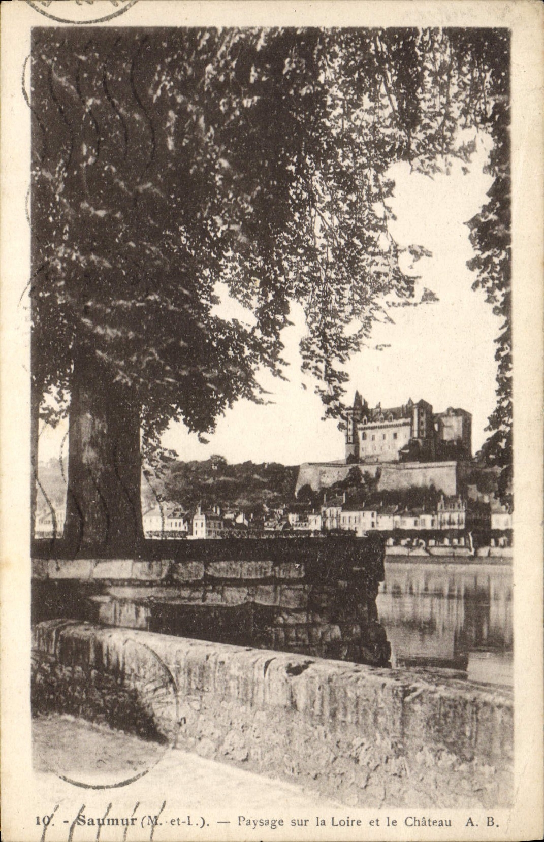 CPA Saumur Paysage sur la Loire et le Chateau 