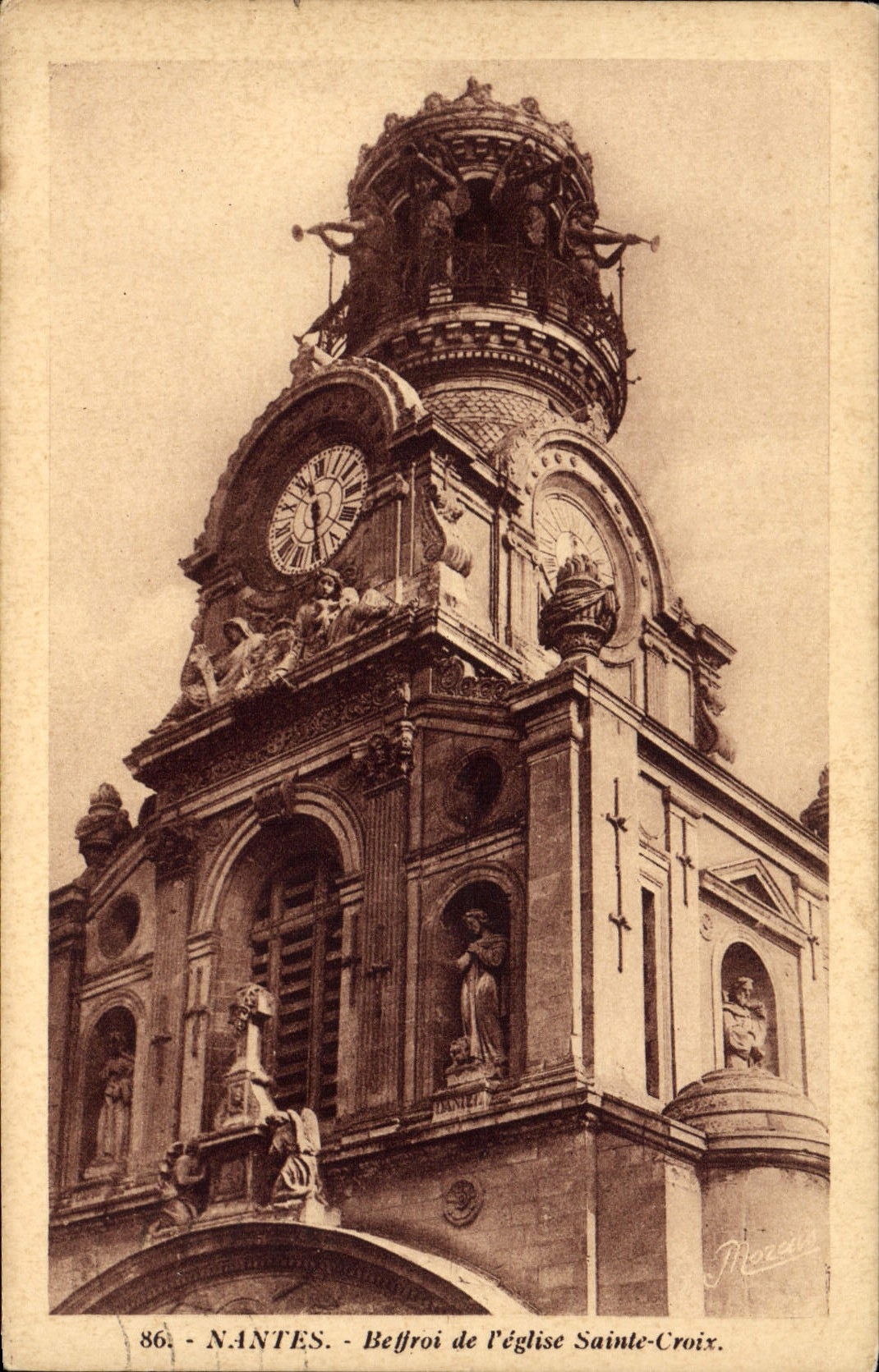 CPA Nantes Beffroi de l'Eglise Sainte Croix 