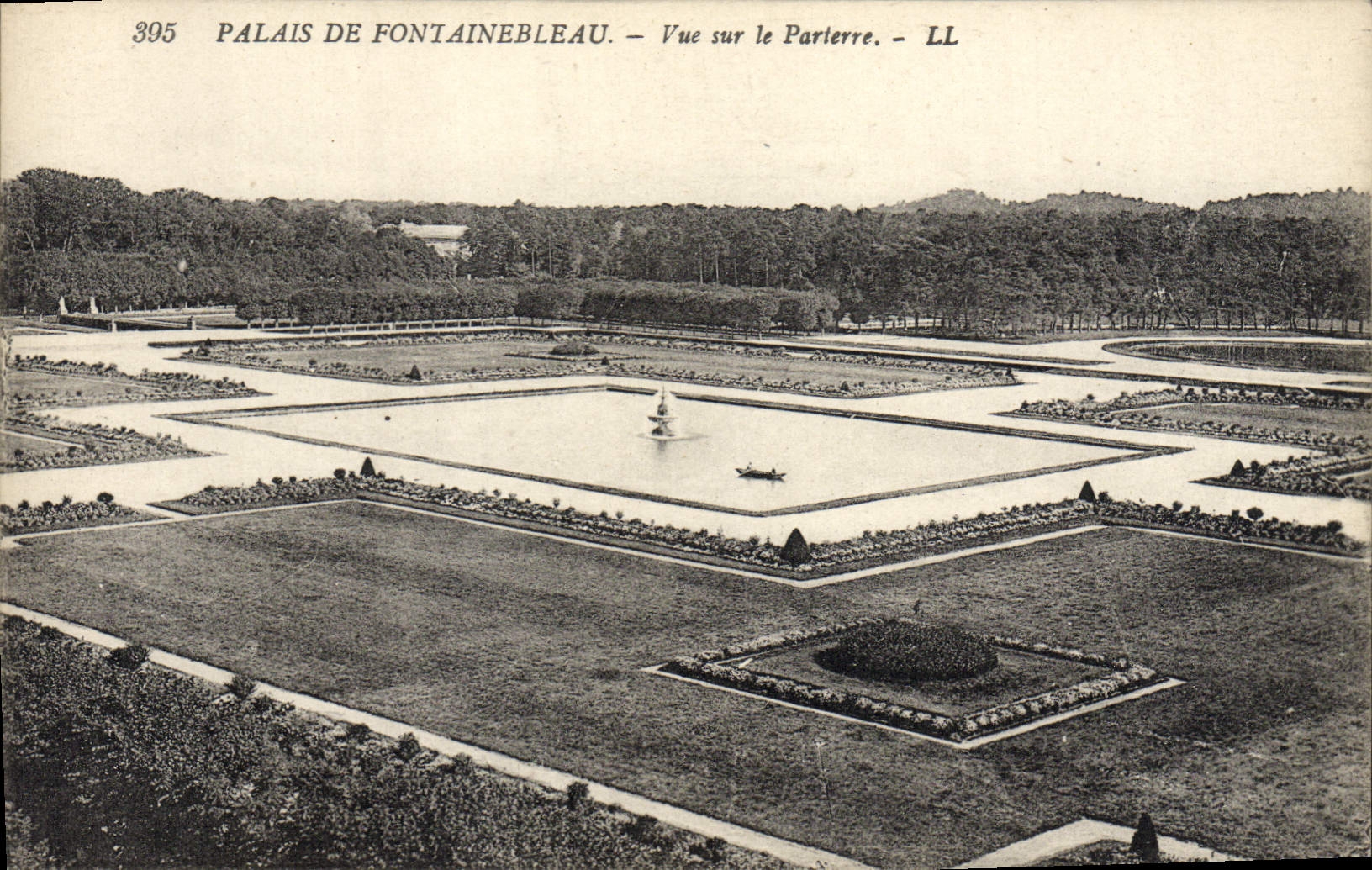 Palacio de Fontainebleau — Vista sobre el Parterre — LL