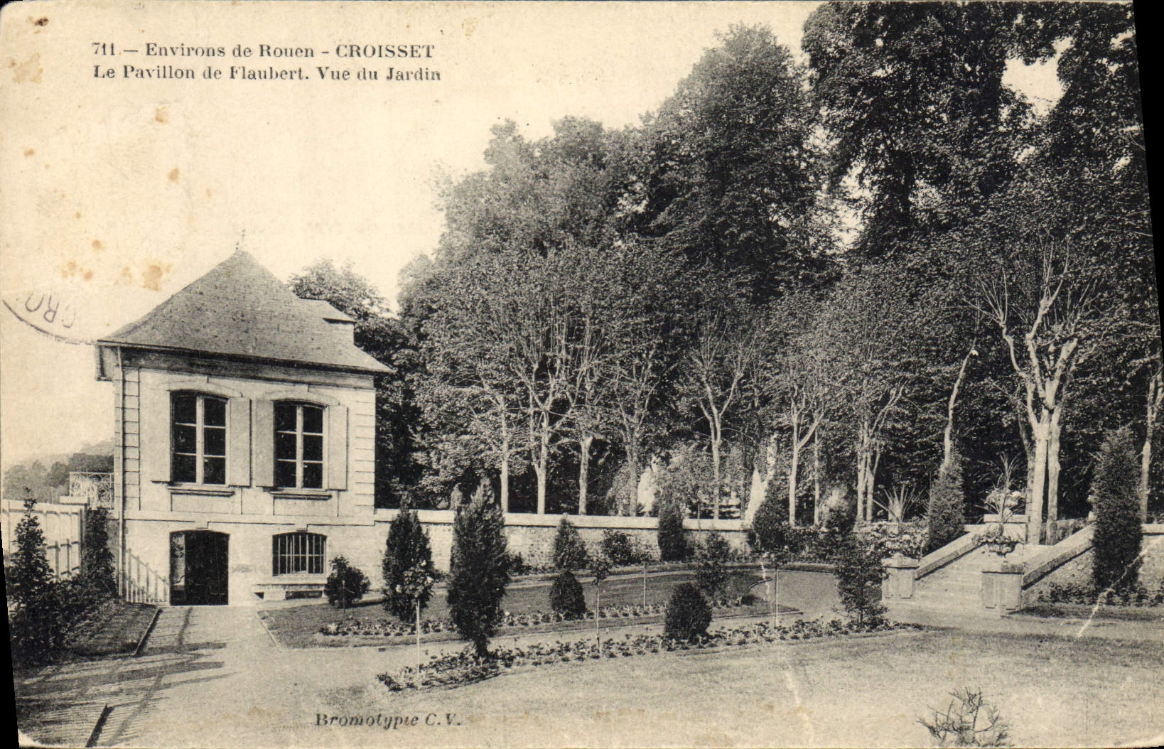 CPA Environs de Rouen Croisset Le pavillon de Flaubert Vue du jardin 