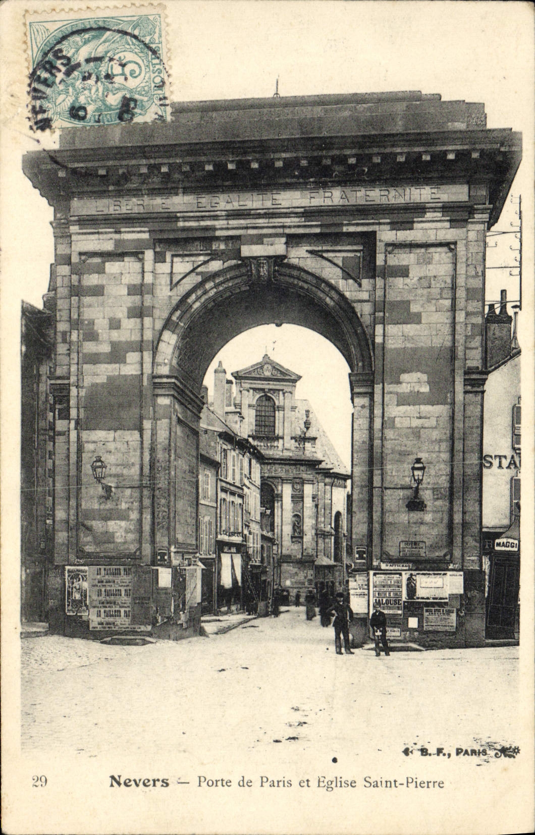 Nevers — Porte de Paris et Église Saint-Pierre — B.R. Paris, n°29