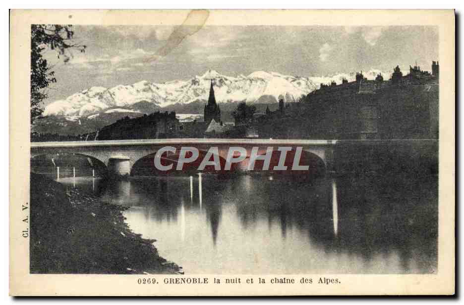 Grenoble bei Nacht und die Kette der Alpen — CL.A.V. n° 0269