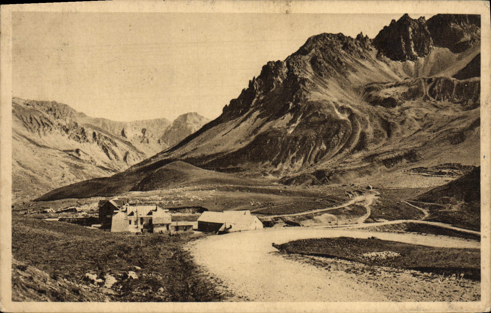 Col du Lautaret (2058 m) — L'Hôtel des Glaciers — Les Éditions d'Art Marial, Paris