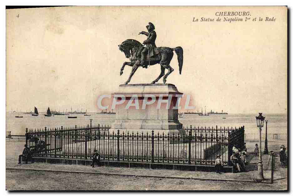 CPA Cherbourg La Statue de Napoleon 1er et la rade