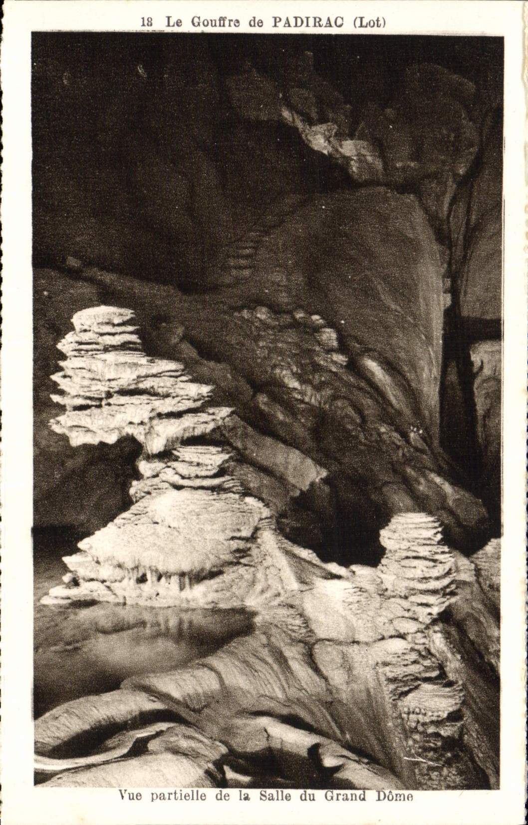 Le Gouffre de PADIRAC (Lot) — Vue partielle de la Salle du Grand Dôme — Phototypie-Hélios, Limoges
