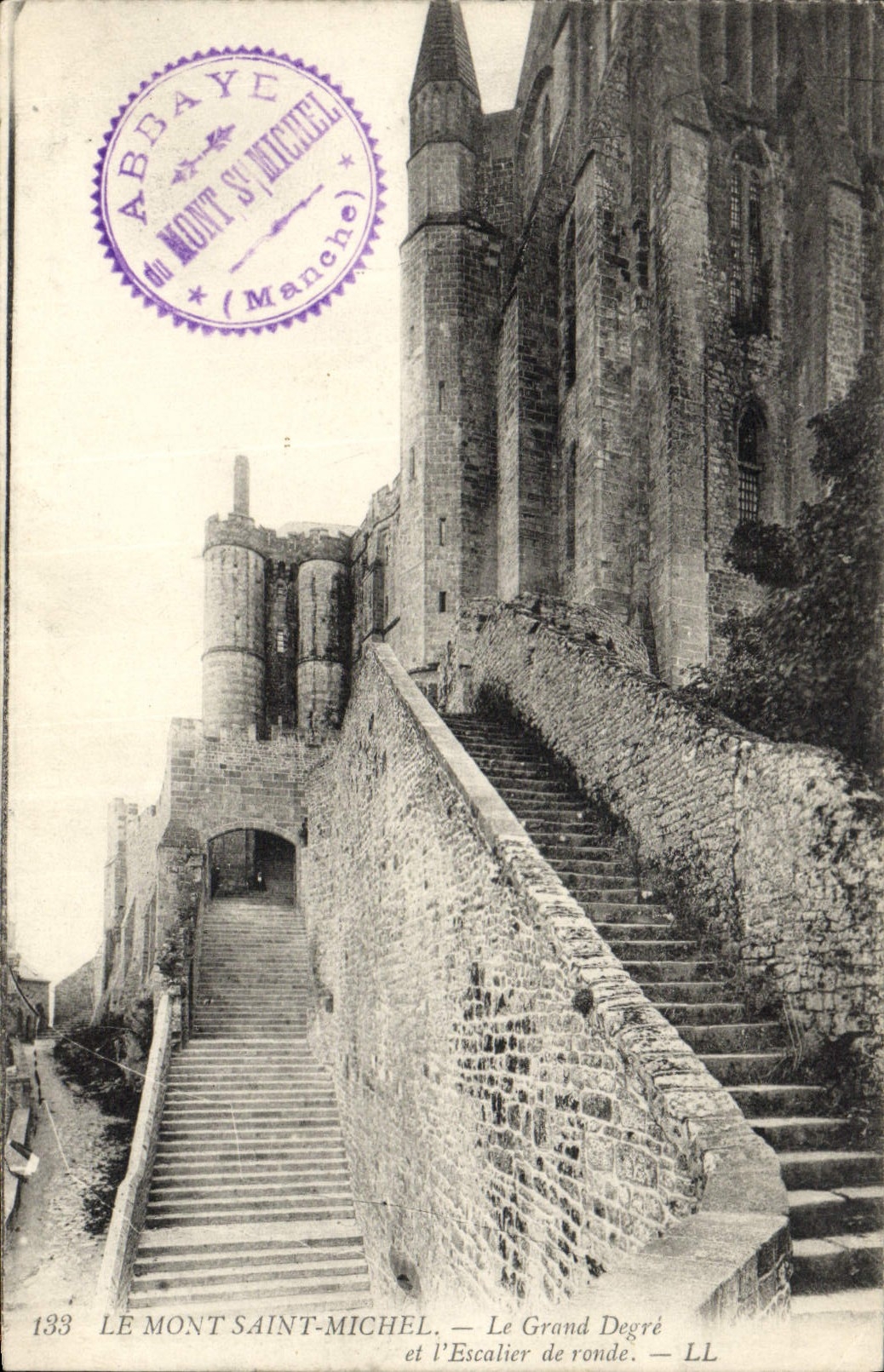 CPA Le Mont St Michel Le Grand Degre et l'escalier de ronde