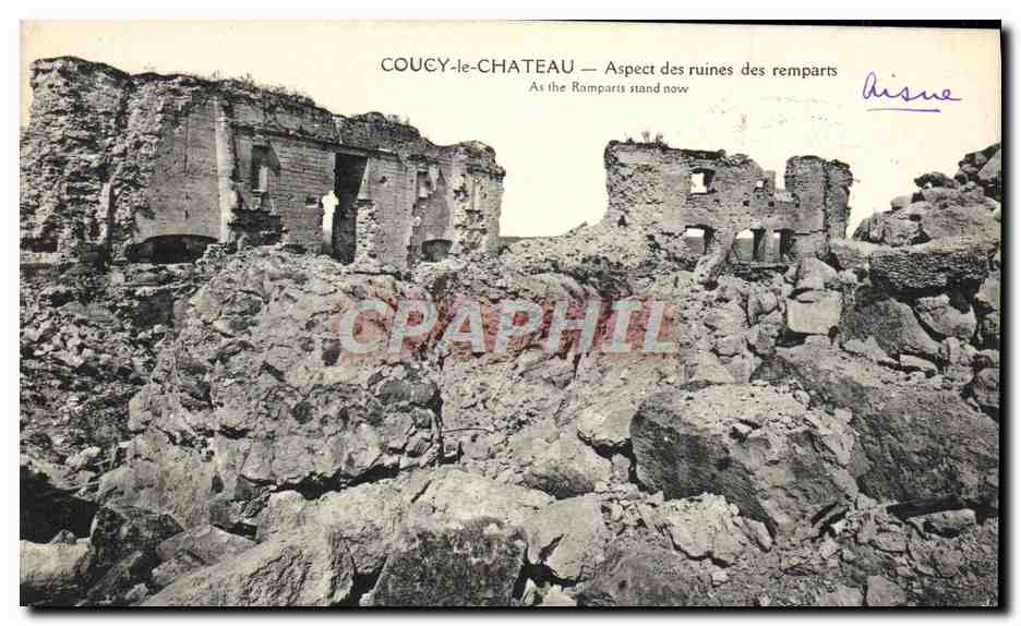 COUCY-le-CHATEAU — Aspect des ruines des remparts — Aisue