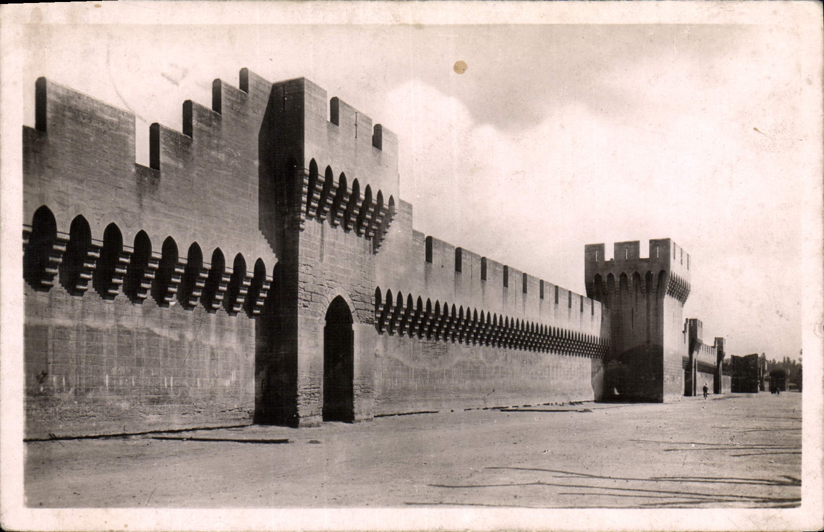 CPM Avignon Les Remparts