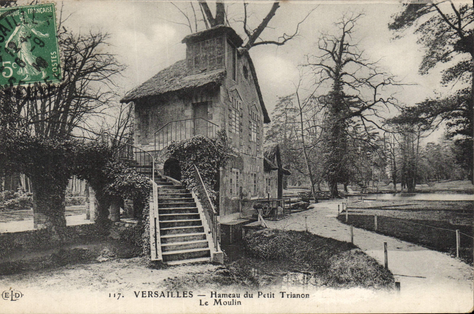 CPA Versailles Hameau du Petit Trianon Le moulin 