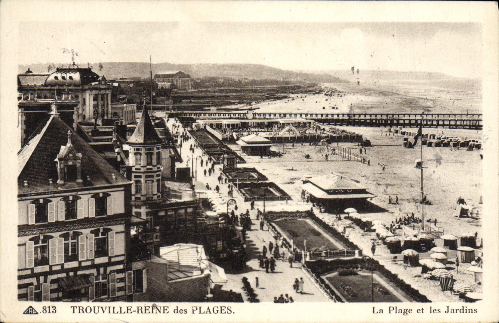 CPA Trouville Reine des Plages La plage et les jardins 
