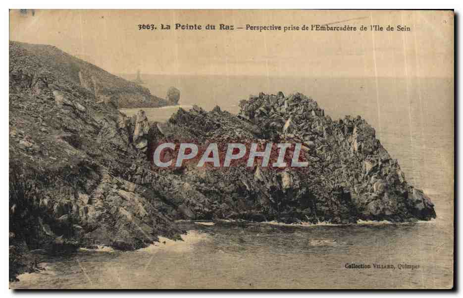 CPA La Pointe du Raz Perspective Prise de l'embarcadere de l'Ile de Sein 