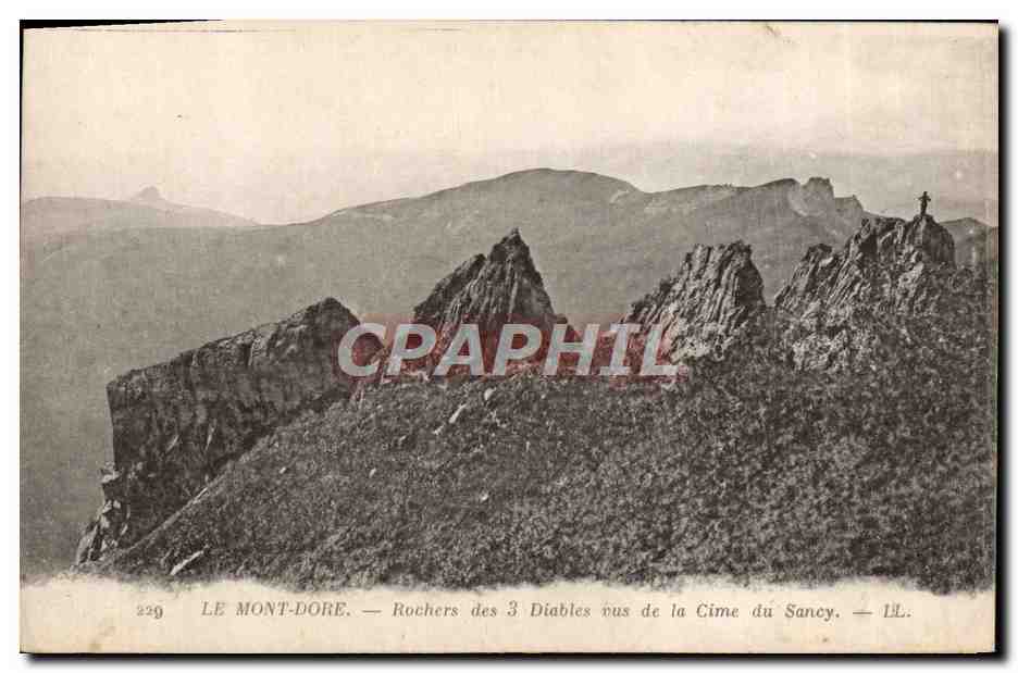 CPA Le Mont Dore Rochers Des 3 diables vus de la Cime du Sancy 
