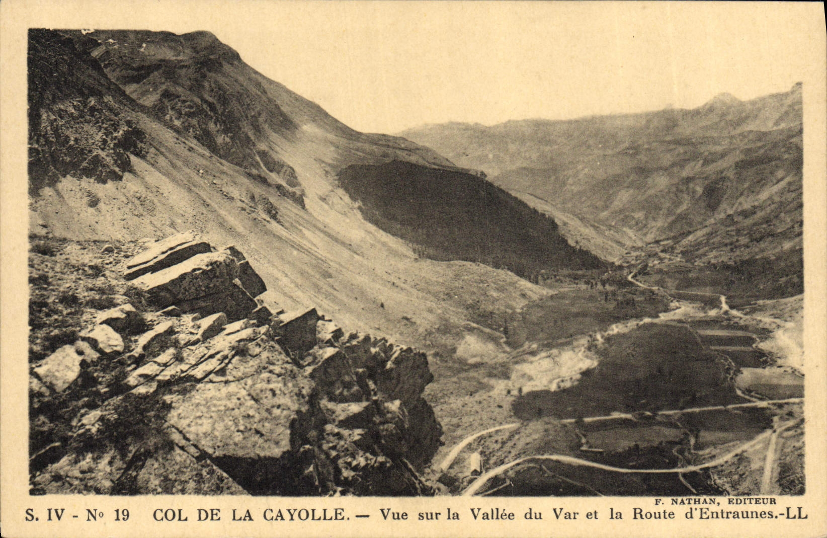 Col de la Cayolle — Vue sur la Vallée du Var et la Route d'Entraunes — F. Nathan, éditeur - S. IV - N° 19