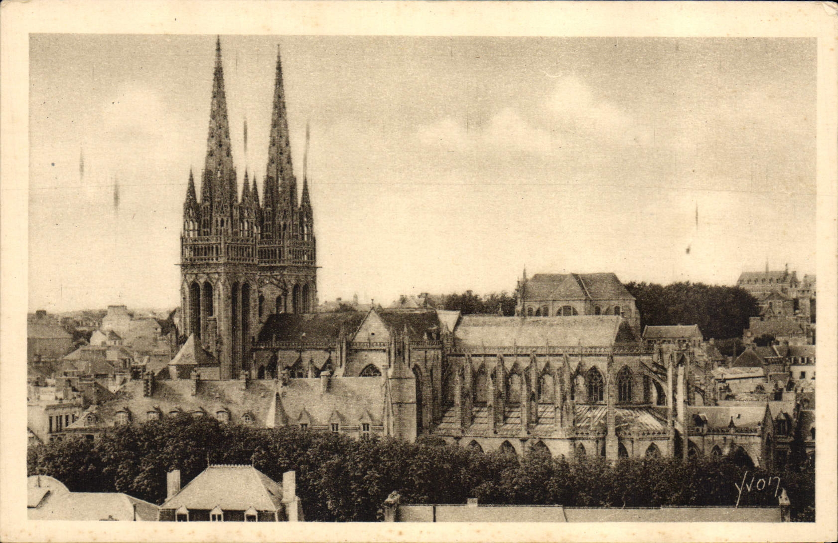CPA Bretagne Quimper La Cathedrale Vue Du Frugy
