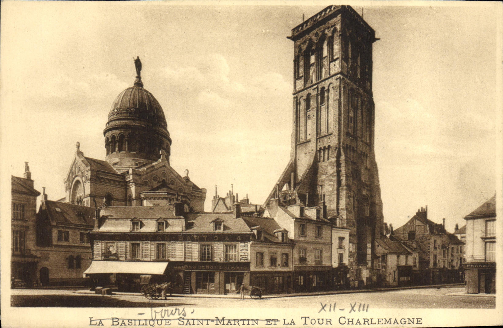 CPA Tours La Basilique Saint Martin Et La Tour Charlemagne