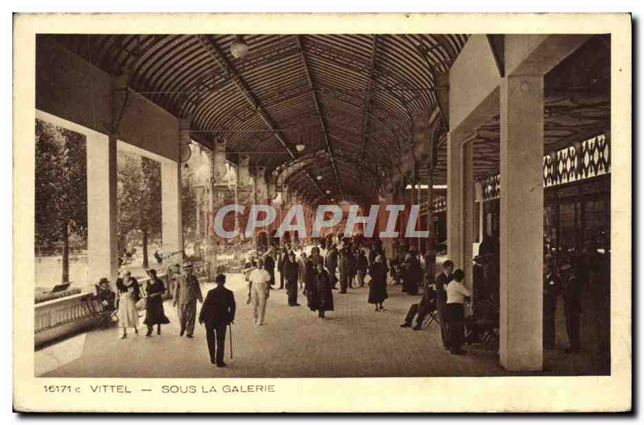 CPA Vittel Sous La Galerie