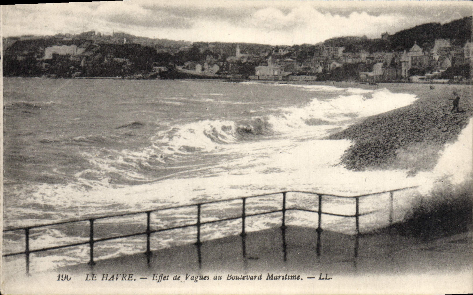 CPA Le Havre Effet de Vagues au Boulevard Maritime
