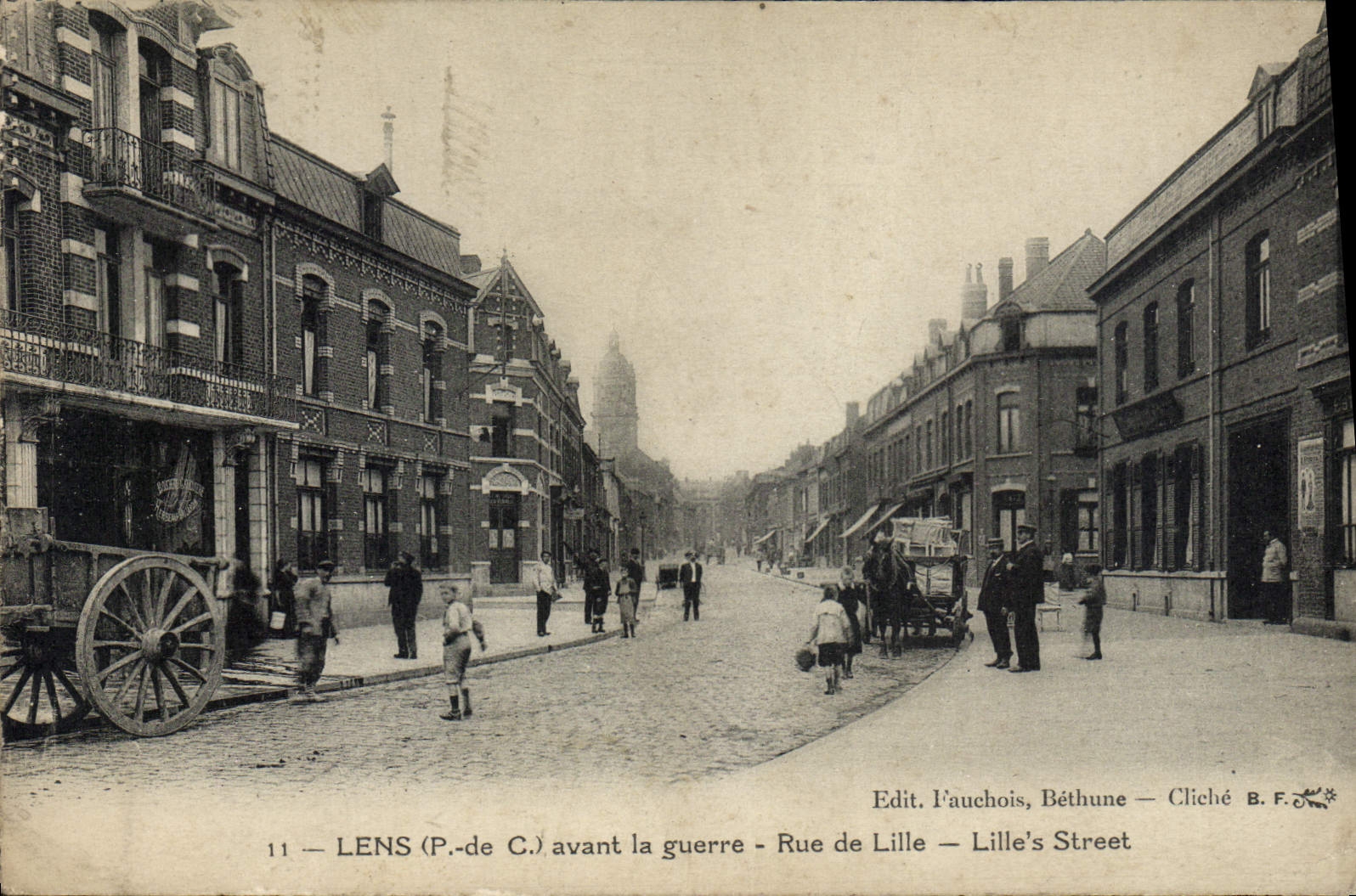 CPA Lens avant la guerre Rue de Lille Attelage