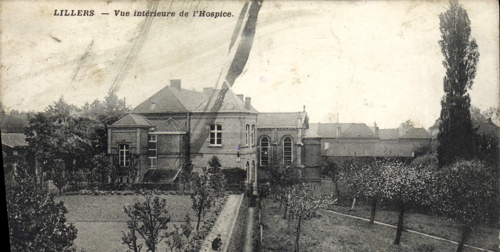 CPA Lillers Vue Interieure de l'Hospice
