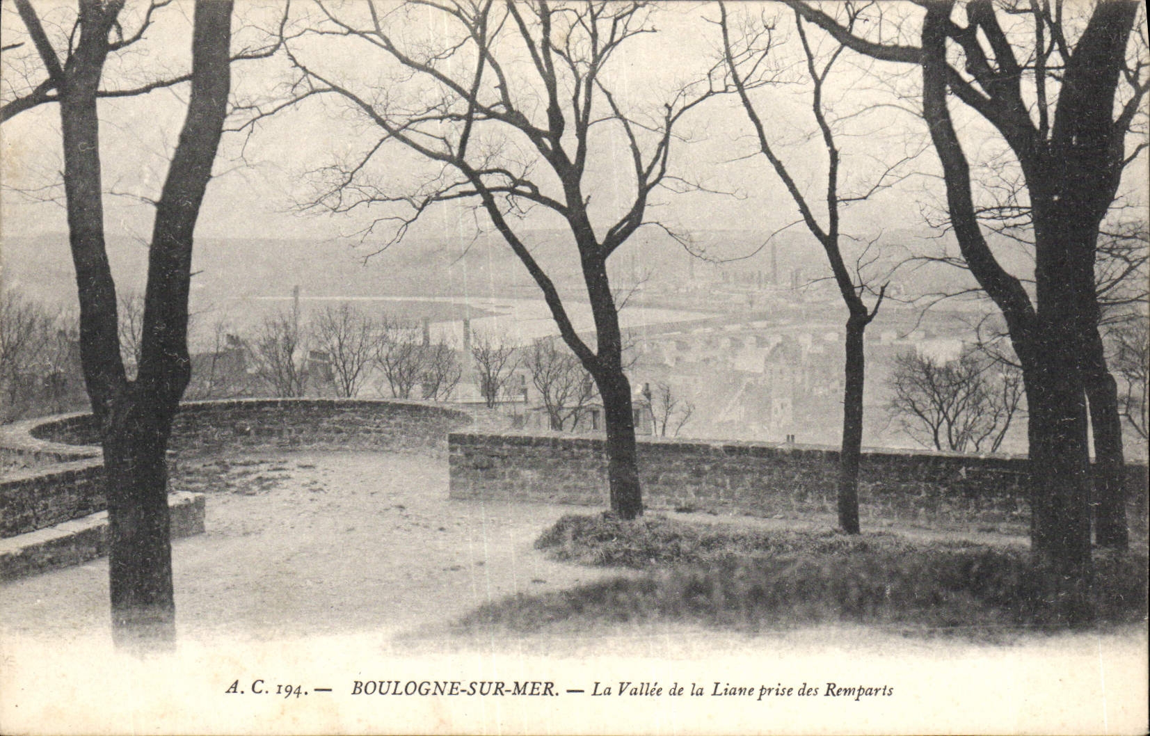 Boulogne-sur-Mer — La Vallée de la Liane aus den Remparts gesehen — A.C. 194
